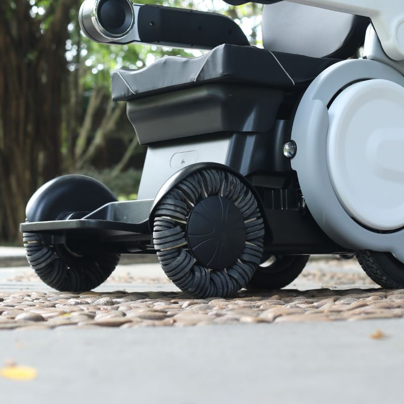 Silla de ruedas eléctrica para trabajo pesado para adultos con ruedas omnidireccionales seguras